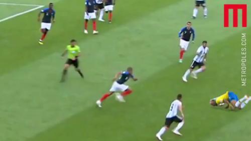 Top1 - Mbappé chuta Neymar