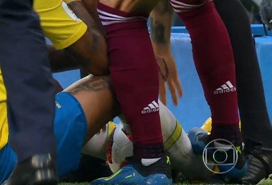 Top10 - Neymar pisão